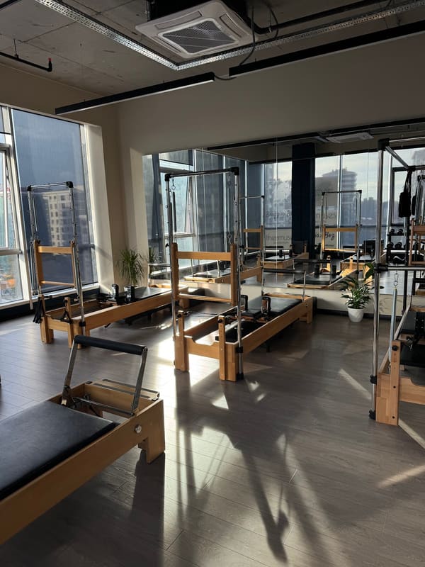 Aura Flow Pilates Göztepe — Kadıköy pilates stüdyosu