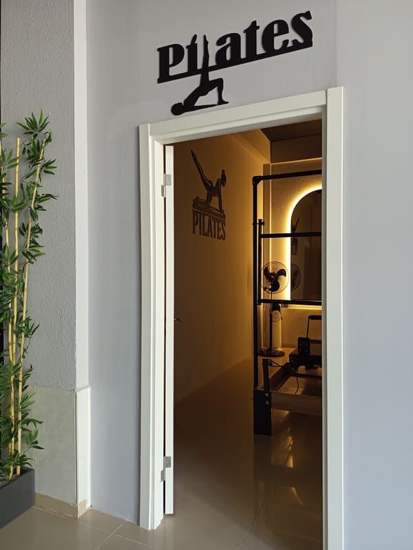 Dev Akademi Uşak Reformer Pilates - Cimnastik - Crossfit — Merkez pilates stüdyosu