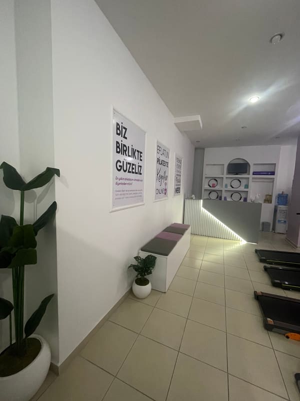 Eflatun Pilates - Bayanlara özel pilates ve spor salonu / Güngören şubesi — Güngören pilates stüdyosu